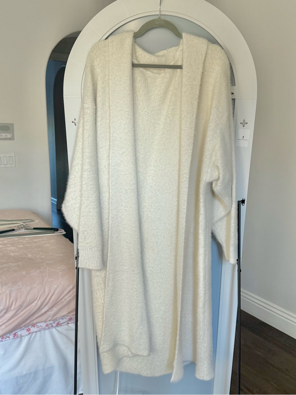 Ivory Fuzzy Long Cardigan | One Size | Good